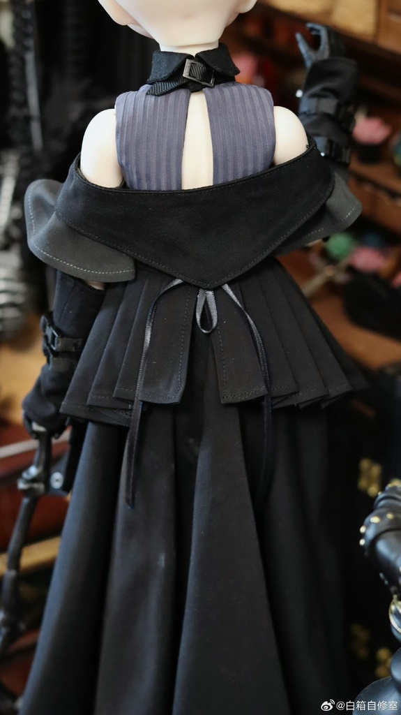 「白箱事務所」『ポータブル魔女』mdd