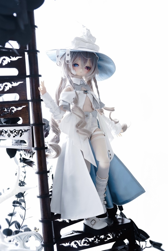「白箱事務所」『ポータブル魔女』mdd 