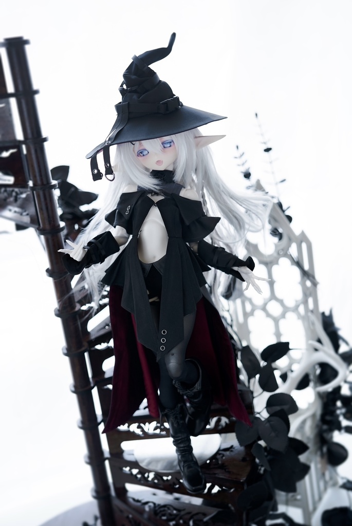 「白箱事務所」『ポータブル魔女』mdd