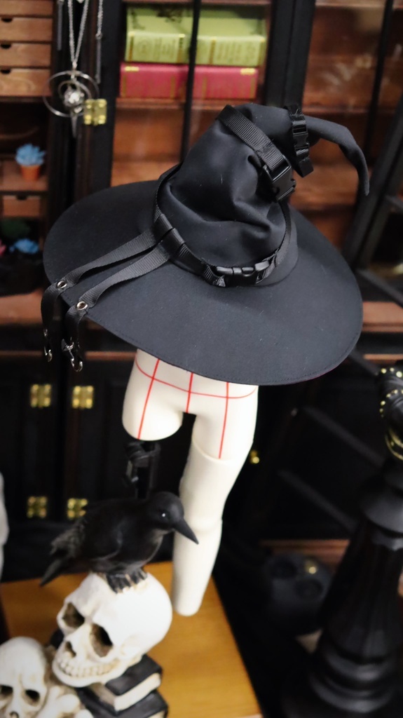 「白箱事務所」『ポータブル魔女』mdd