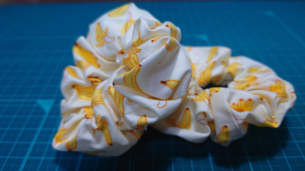 フルーツ柄シュシュ