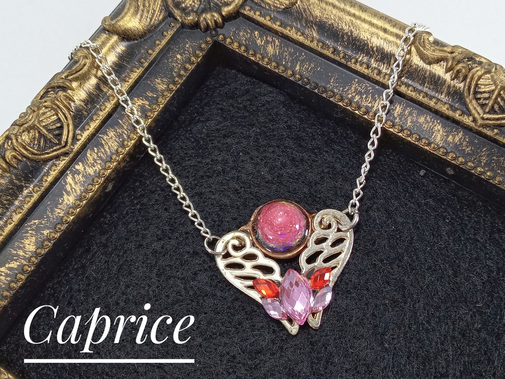 羽根の盾/ネックレス