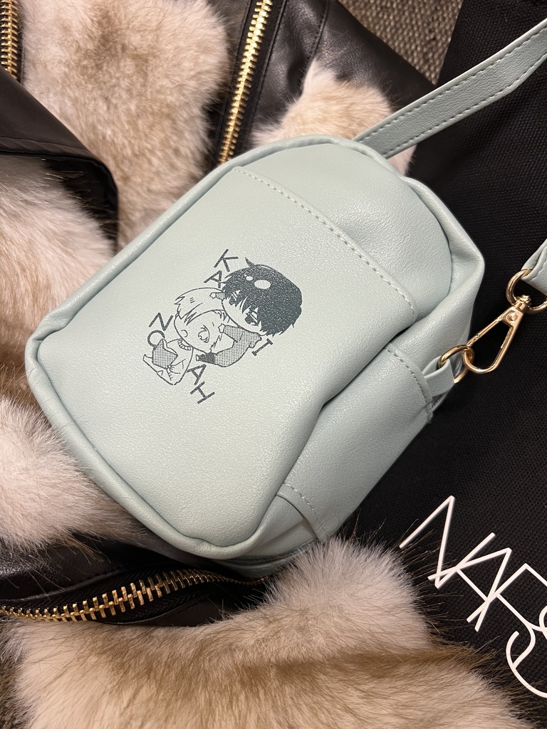 【『ルームメイト②』発売記念】「 KAI climbing NOAH 」ポーチ【二次販売】