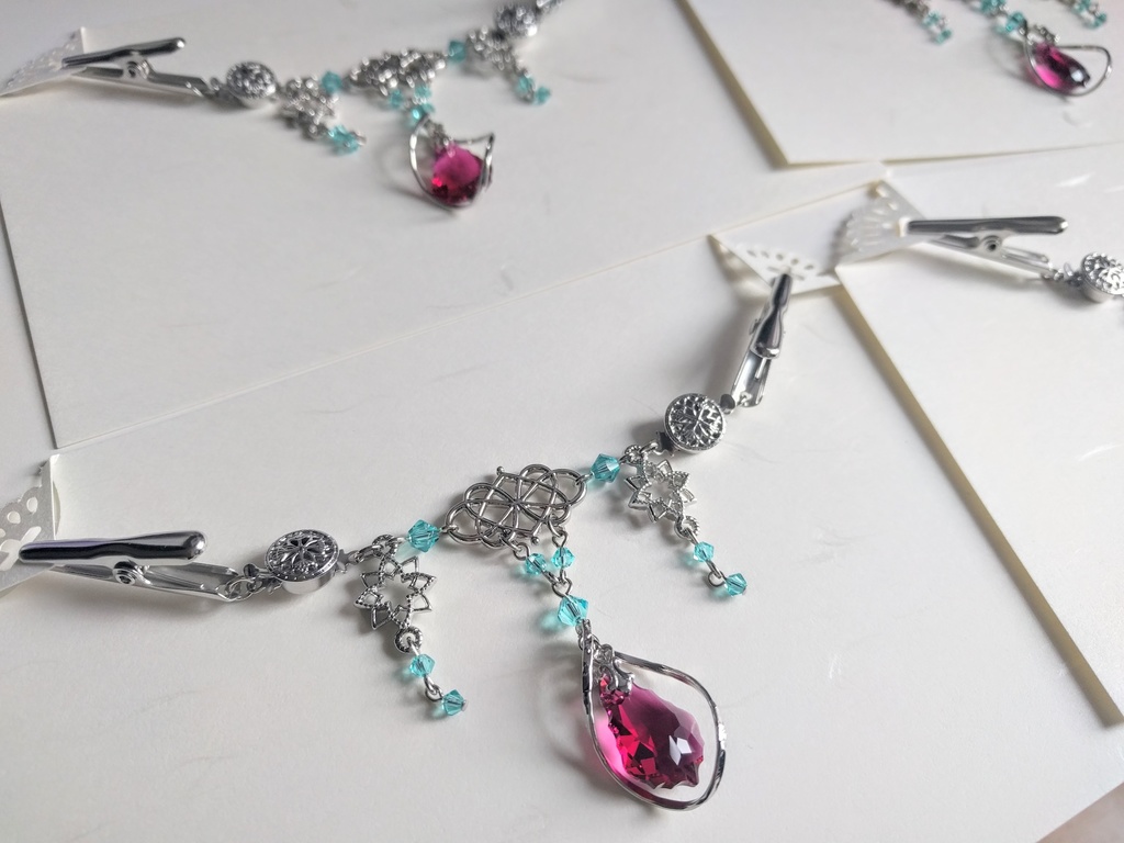 優しき英傑のカーディガン留め