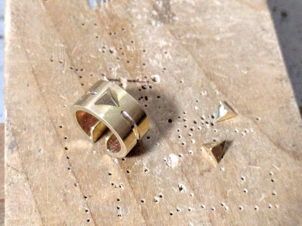 "あの"イヤリング(NOT A PIERCING)