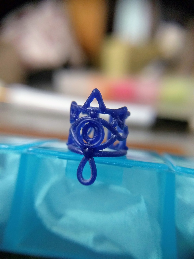 紋章イヤーカフ