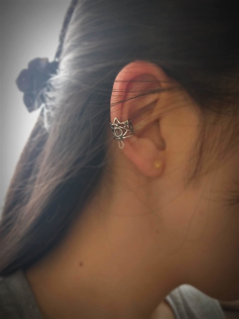 紋章イヤーカフ