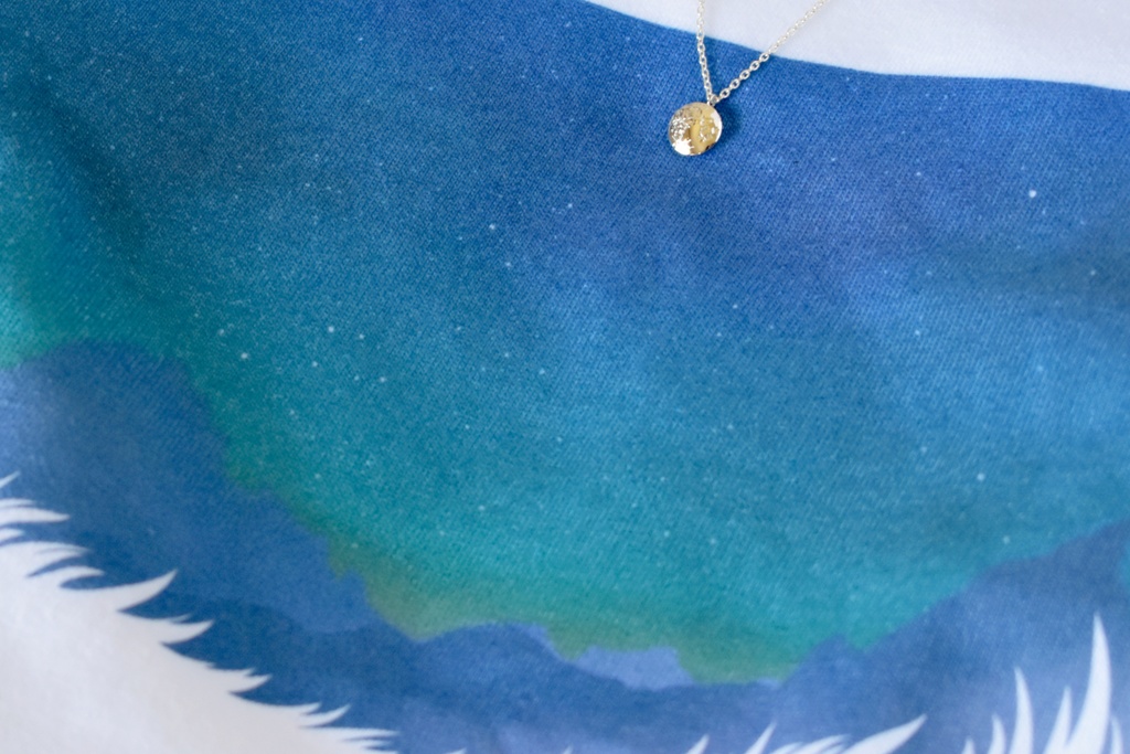 星や月のネックレスのためのTシャツ / ユニセックス