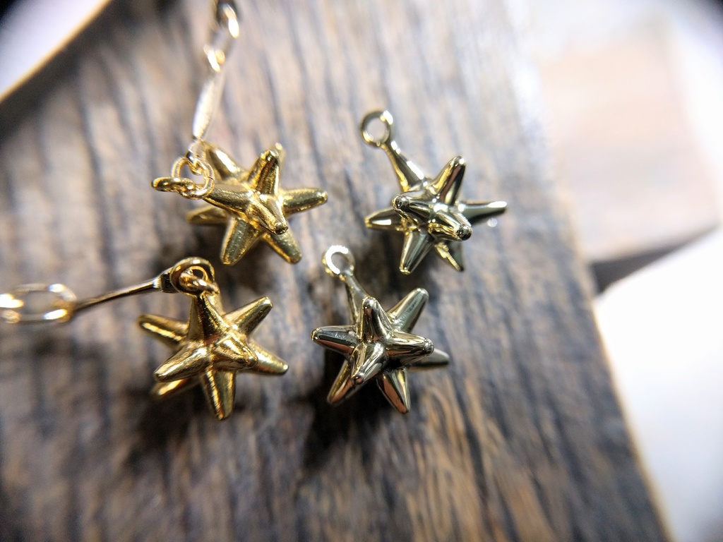 星のかけらのY字ネックレス