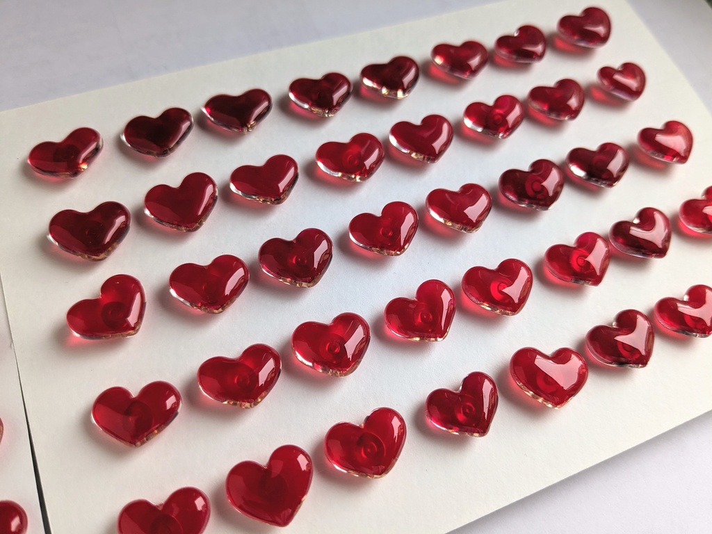 ハートのピンバッジ