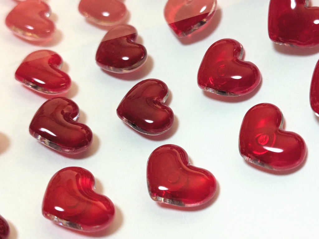 ハートのピンバッジ