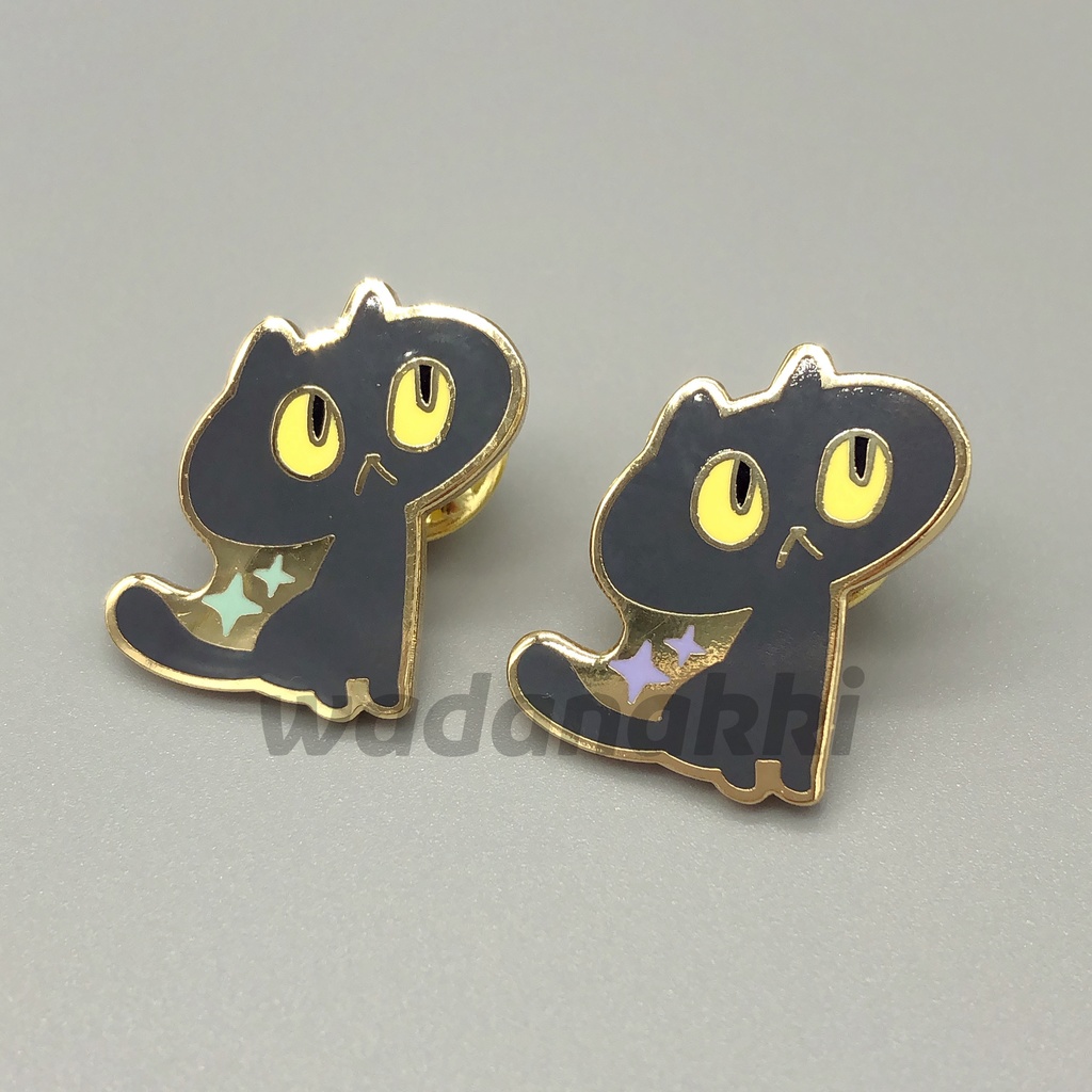 黒猫のピンバッジ