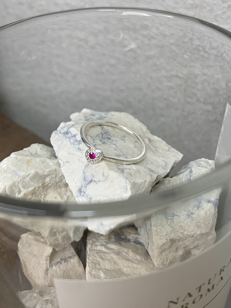 花留リング　ルビー