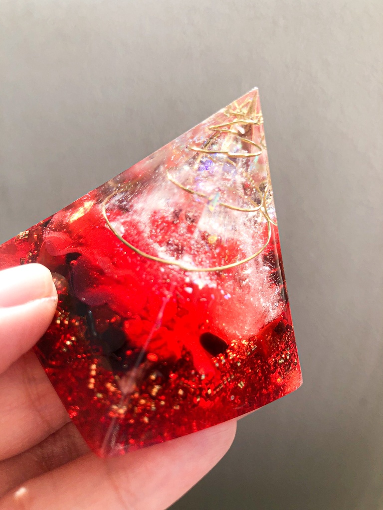 ピラミッド型オルゴナイト☆第1チャクラ