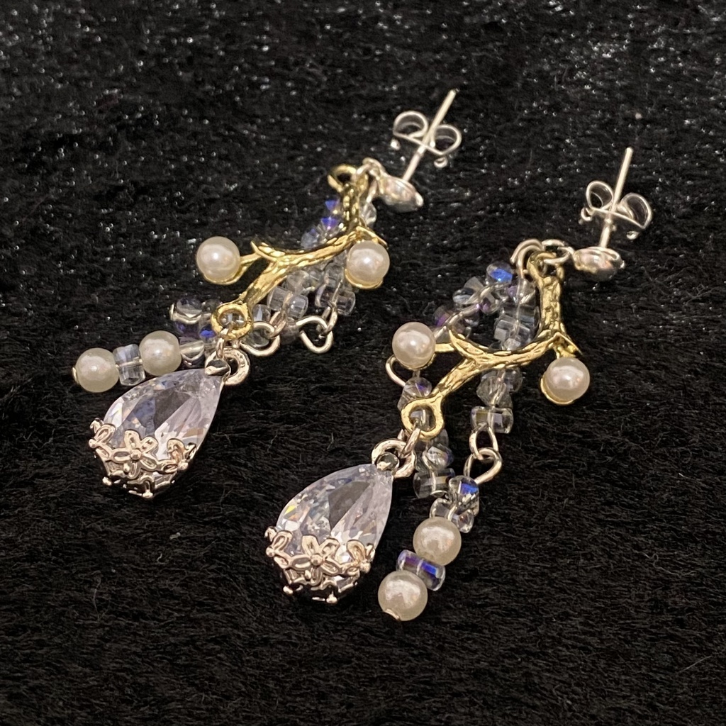 オクタヴィネル イメージピアス