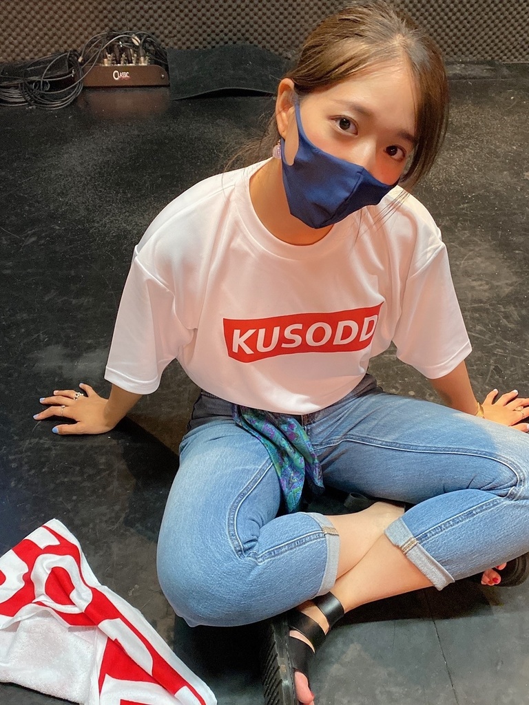 KUSODDシャツ