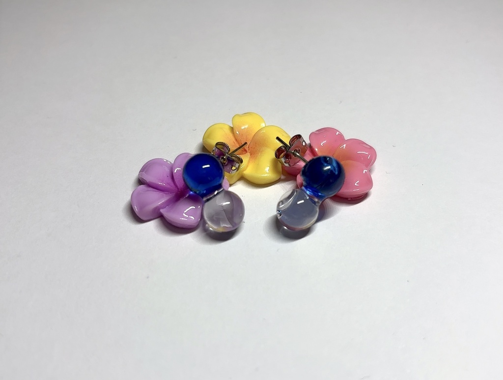 【ハンドメイド/送料無料】透明感あるピアス