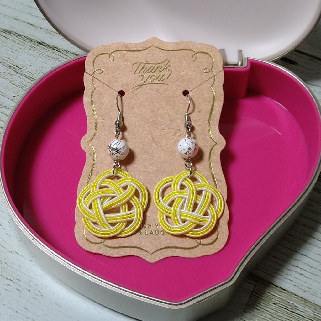 鬼滅の刃イメージ柄ハンドメイドピアス　我妻善逸