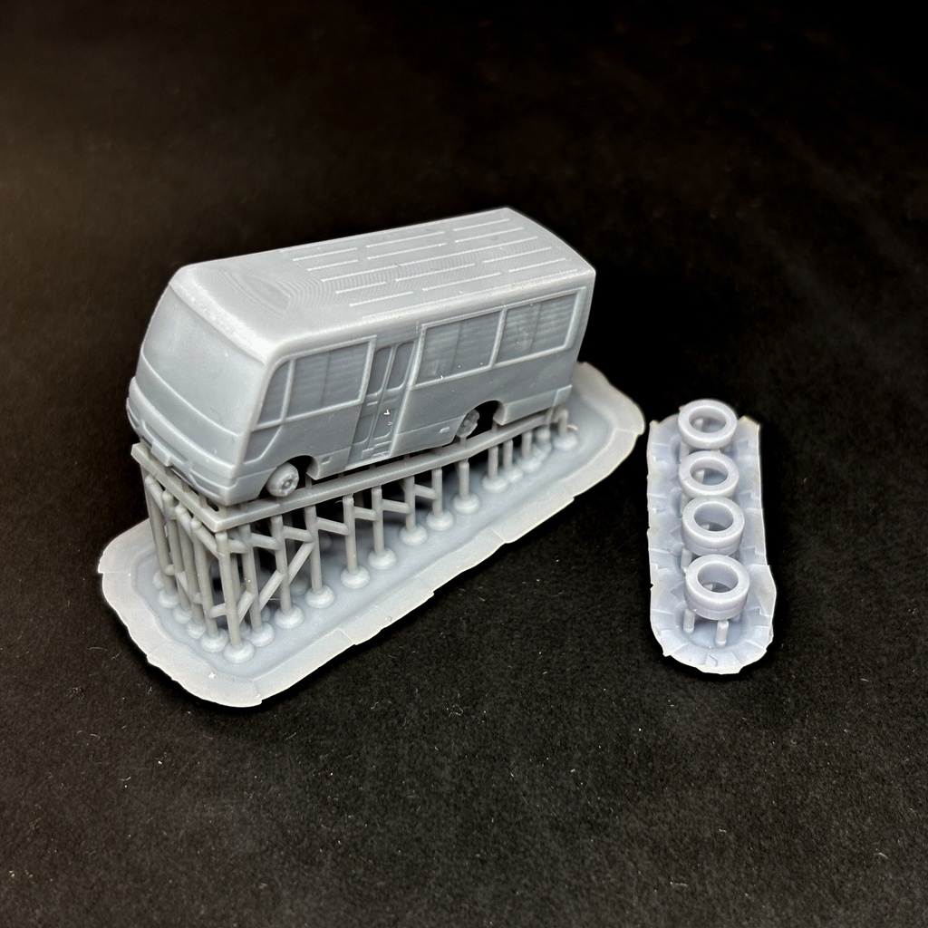 【1/150】マイクロバス ショート (グリル無・スイング戸・トランク)