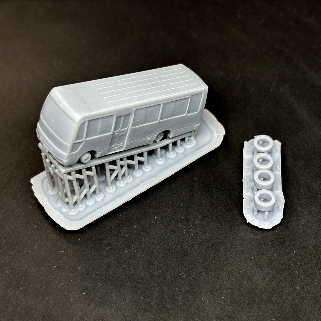 【1/150】マイクロバス ロング(グリル有・折戸・トランク)