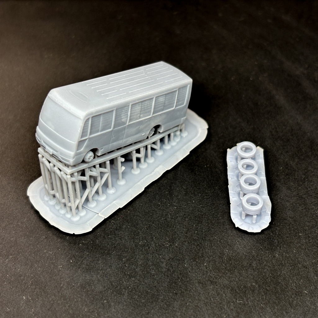 【1/150】マイクロバス ロング(グリル無・スイング戸・トランク)