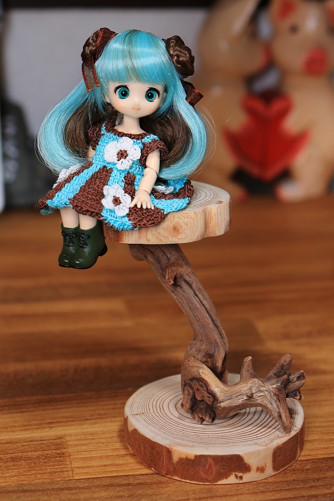 ちっちゃい妖精さんが座ってそうな椅子7号