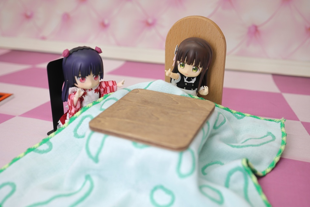 ちっちゃいリバーシブル天板のコタツにもなるローテーブル