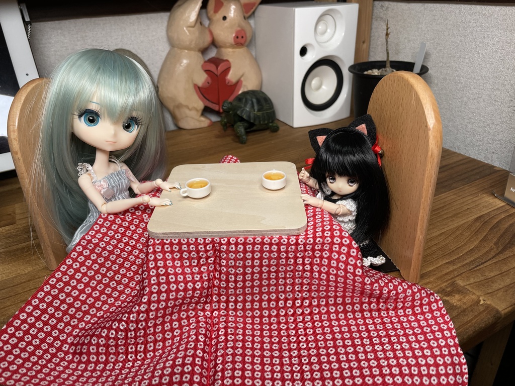 ちっちゃいリバーシブル天板のコタツにもなるローテーブル