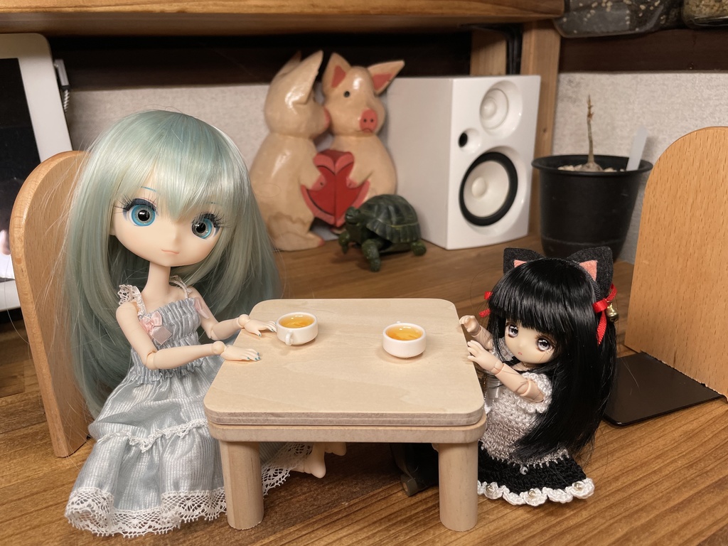 ちっちゃいリバーシブル天板のコタツにもなるローテーブル