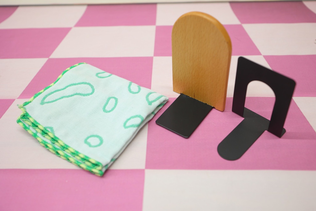 ちっちゃいリバーシブル天板のコタツにもなるローテーブル