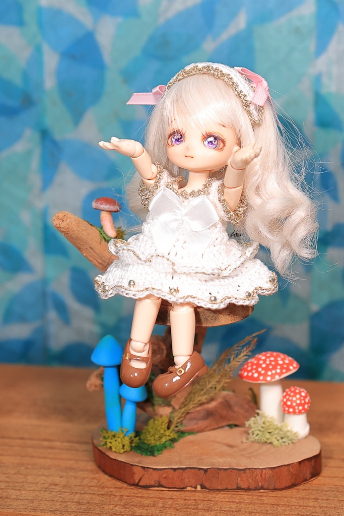 ちっちゃい妖精さんが座ってそうな椅子 コラボモデルB