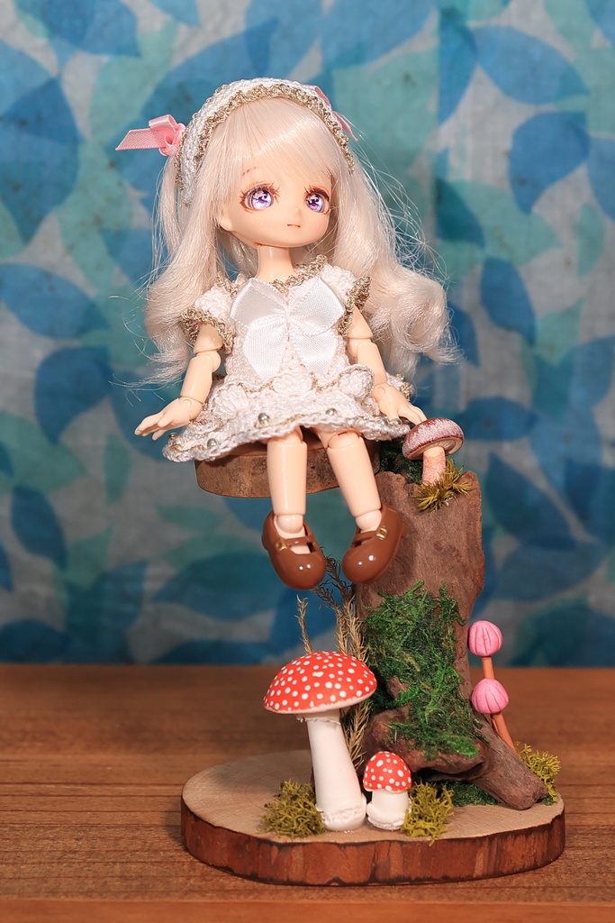 ちっちゃい妖精さんが座ってそうな椅子 コラボモデルD