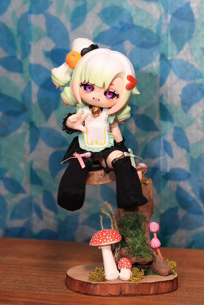 ちっちゃい妖精さんが座ってそうな椅子 コラボモデルD