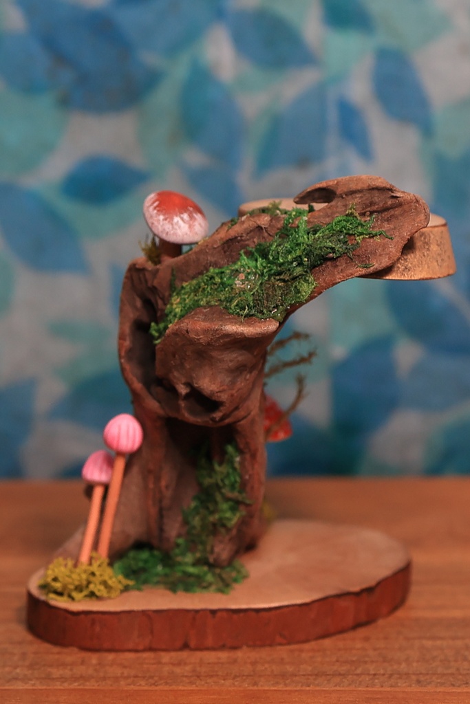 ちっちゃい妖精さんが座ってそうな椅子 コラボモデルD