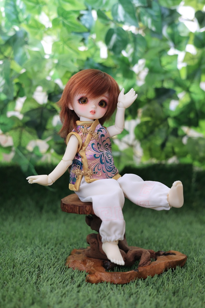 ちょっと大きめのちっちゃい妖精が座ってそうな椅子1号