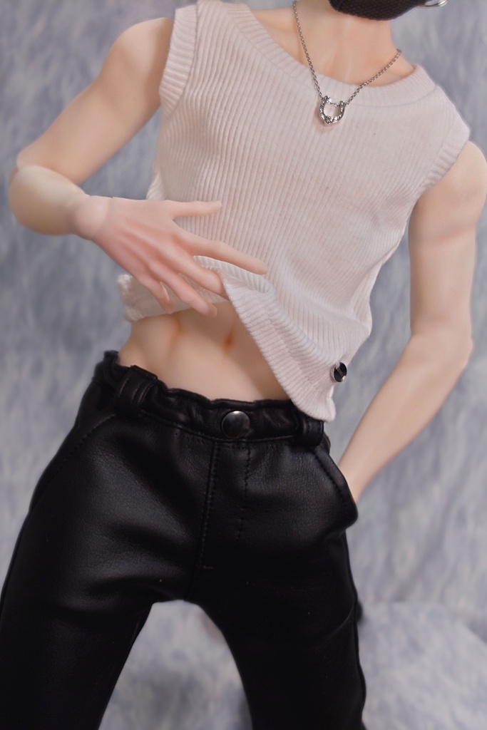 【DDB】ロゴプレートタックトップ