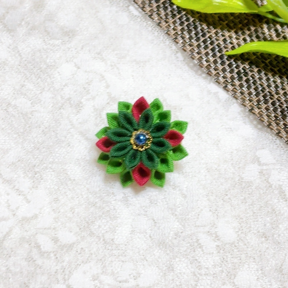 【薬屋のひとりごと】つまみ細工*ブローチ