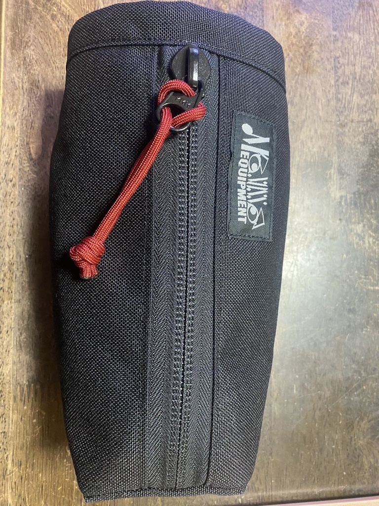 MONOSSO EQUIPMENT ボトルホルダー"Friends"