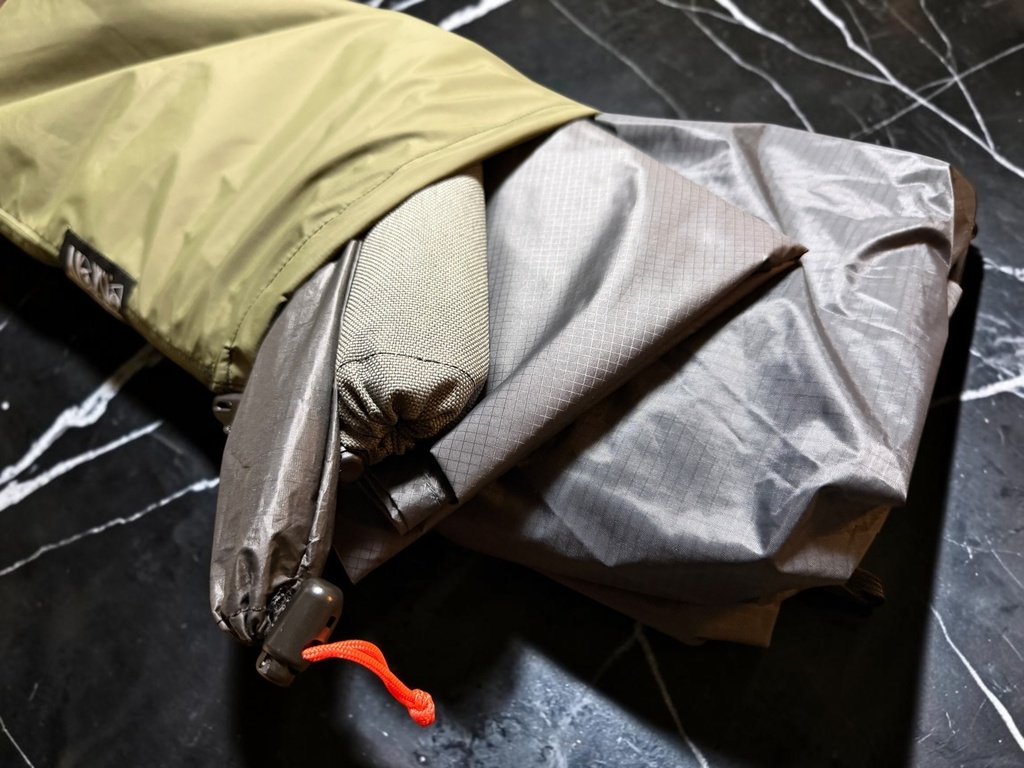 MONOSSO EQUIPMENTスタッフサックFLAT SLEEVE PACK