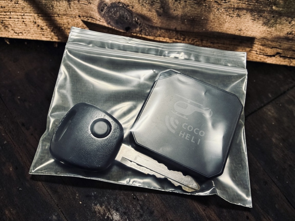 MONOSSO EQUIPMENT(モノッソ イクイップメント) 財布 ”YOJIGEN WALLET”