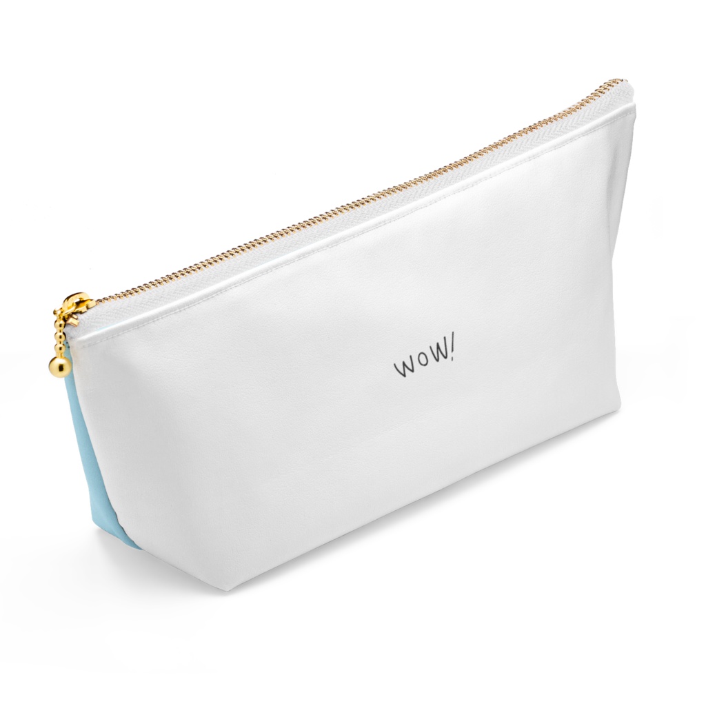 ひなたぼっこするワオキツネザルポーチ