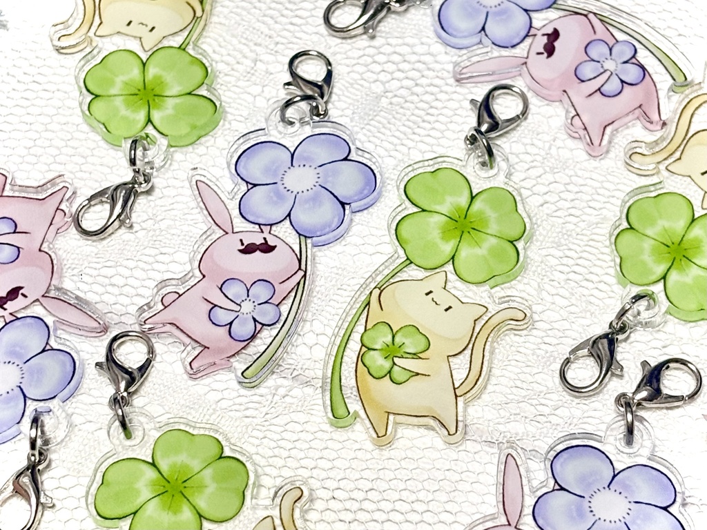 幸せのおすそ分けアクリルチャーム