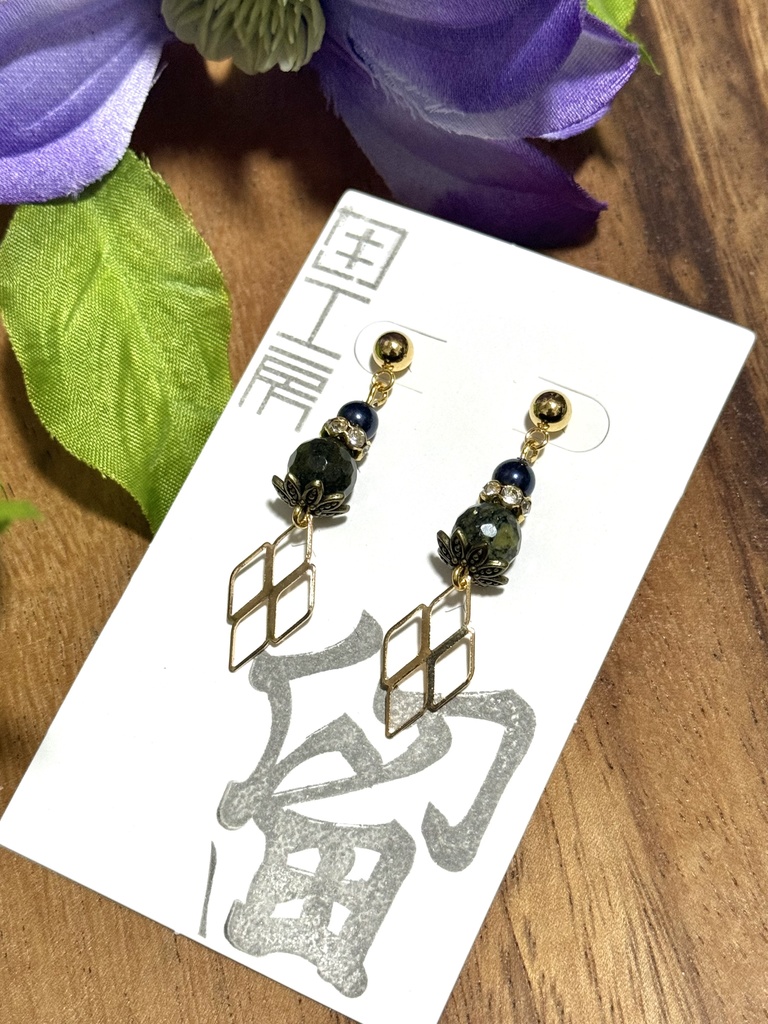 【留】ピアス-蛇紋石-[T-28]