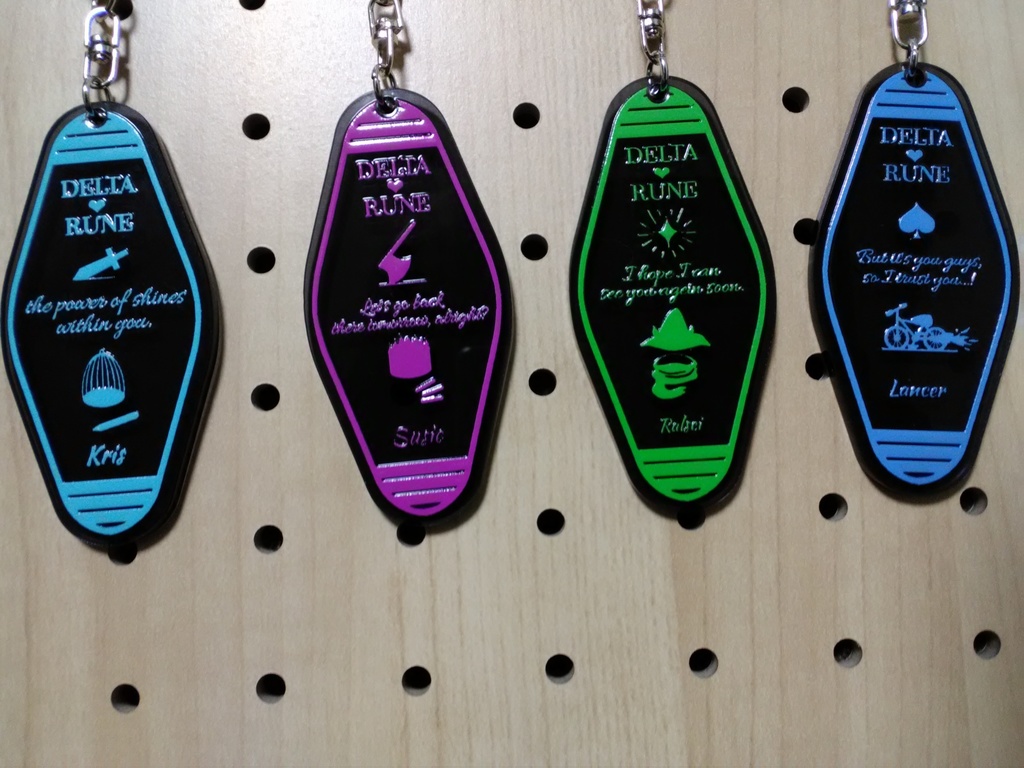 モーテルキー風アクリルキーホルダー