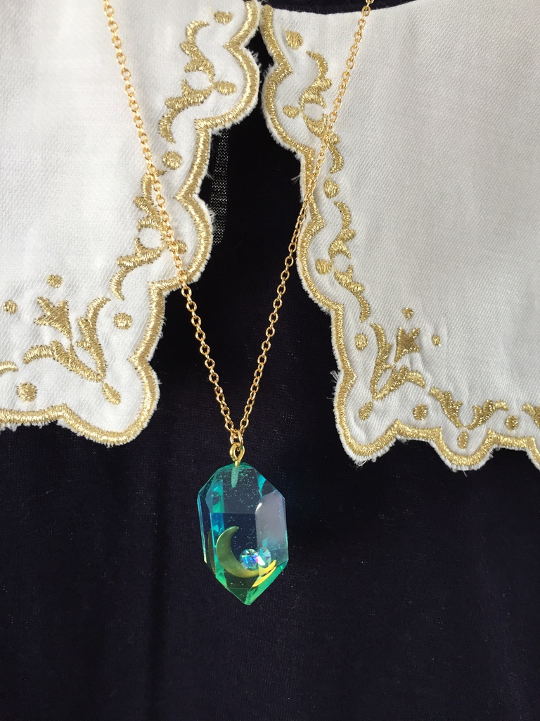 水晶型ネックレス(妖魔界主従イメージアクセサリー)