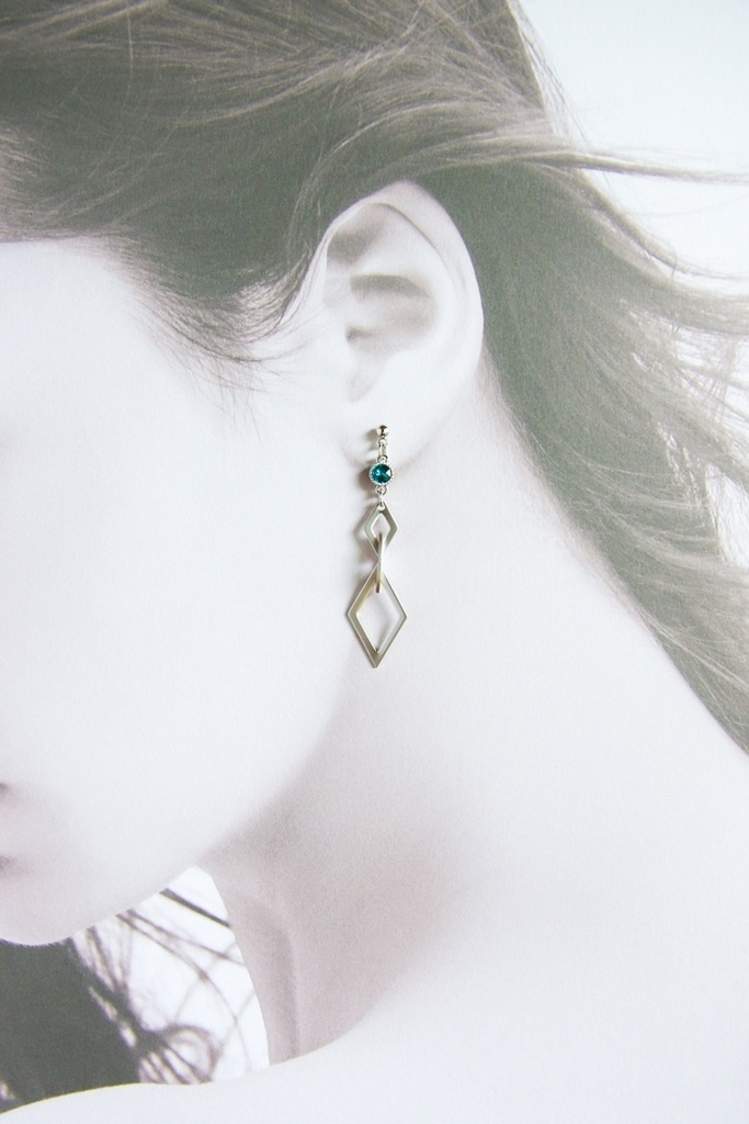 FGO ロマニ・アーキマン イメージピアス/イヤリング(スワロ)