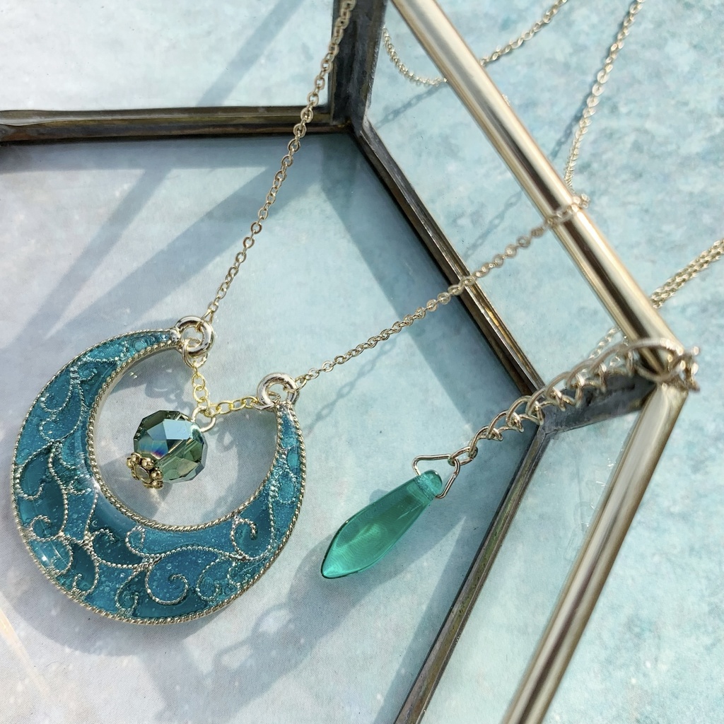 月島軍曹イメージ　下弦の海月ネックレス