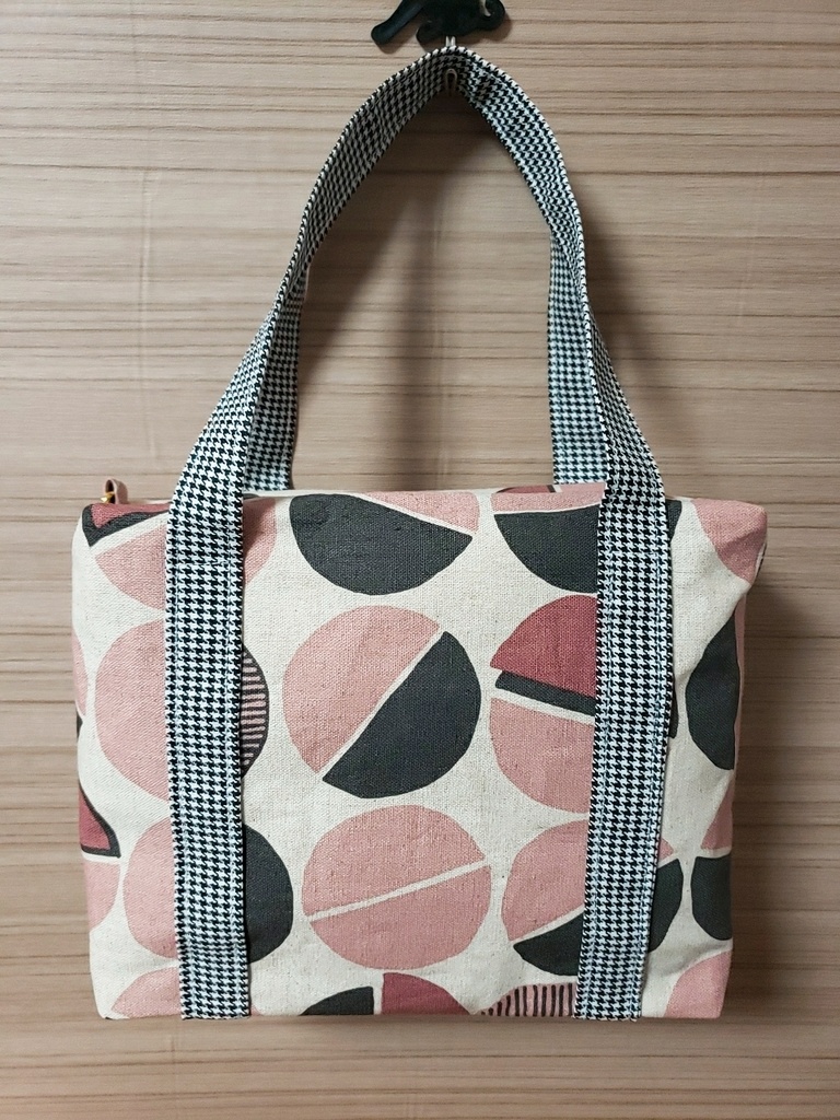 【ぬいといっしょ】ファスナー付きミニトート(ピンクラウンド)