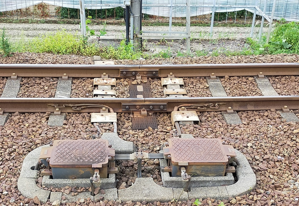 ケーブル防護マクラギ用カバー(Nゲージ用)