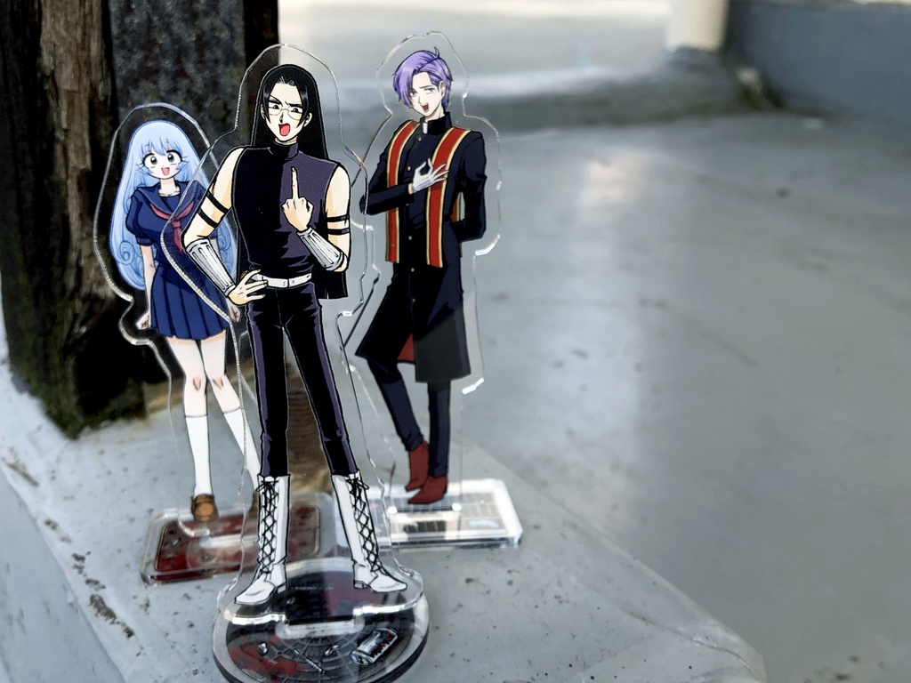 ストーカー女と暗殺者のアクリルフィギュア